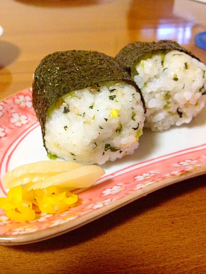 玉子菜飯の俵むすび🍙|まいりさん