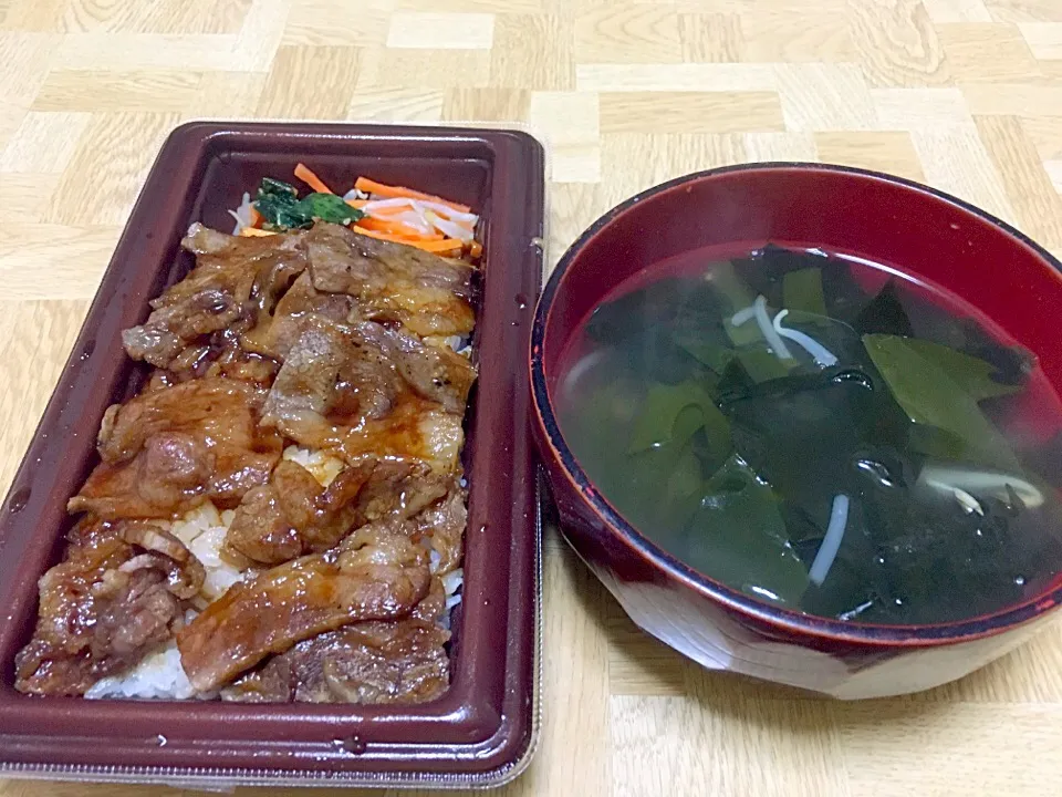 Snapdishの料理写真:炭火焼き牛焼肉弁当|Tarou  Masayukiさん