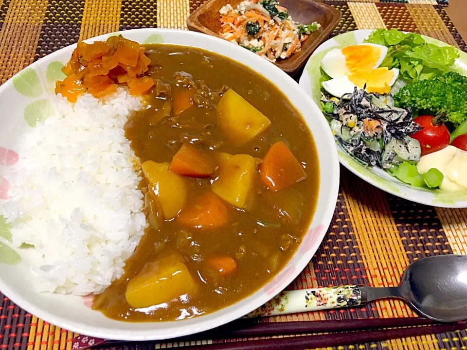 ♡夜ご飯〜カレーライス、ひじきのサラダ、ほうれん草の白和え〜♡|miyuさん