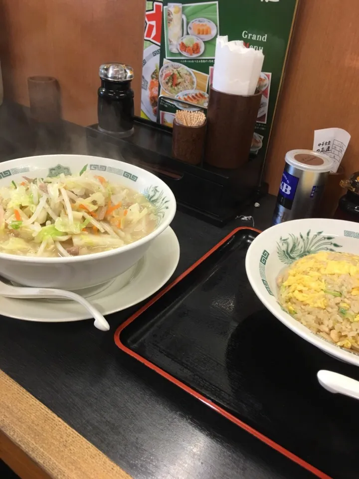 Snapdishの料理写真:タンメン大盛りとチャーハン|Hajime Sakaiさん