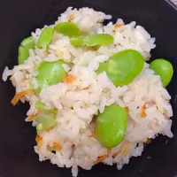 Snapdishの料理写真:sakura shrimp seasoned rice w/ fava beans|Michelle Kさん