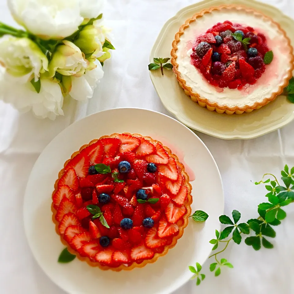 バースデーケーキ／ホワイトチョコと苺のレアチーズタルト🍓|はりねずみさん