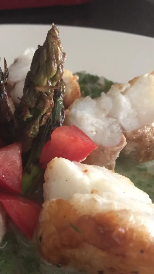 Seared Monkfish with Chervil Buerre Blanc Sauce and Asparagus Tomato Salad|Christine pavelkaさん