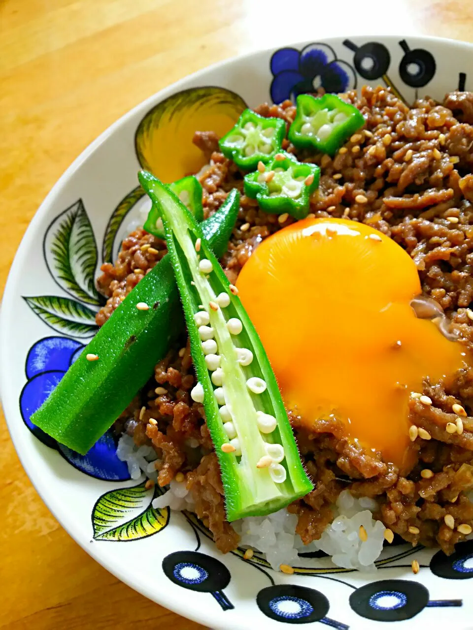 Snapdishの料理写真:牛そぼろ丼|徳之島トトロンヌさん