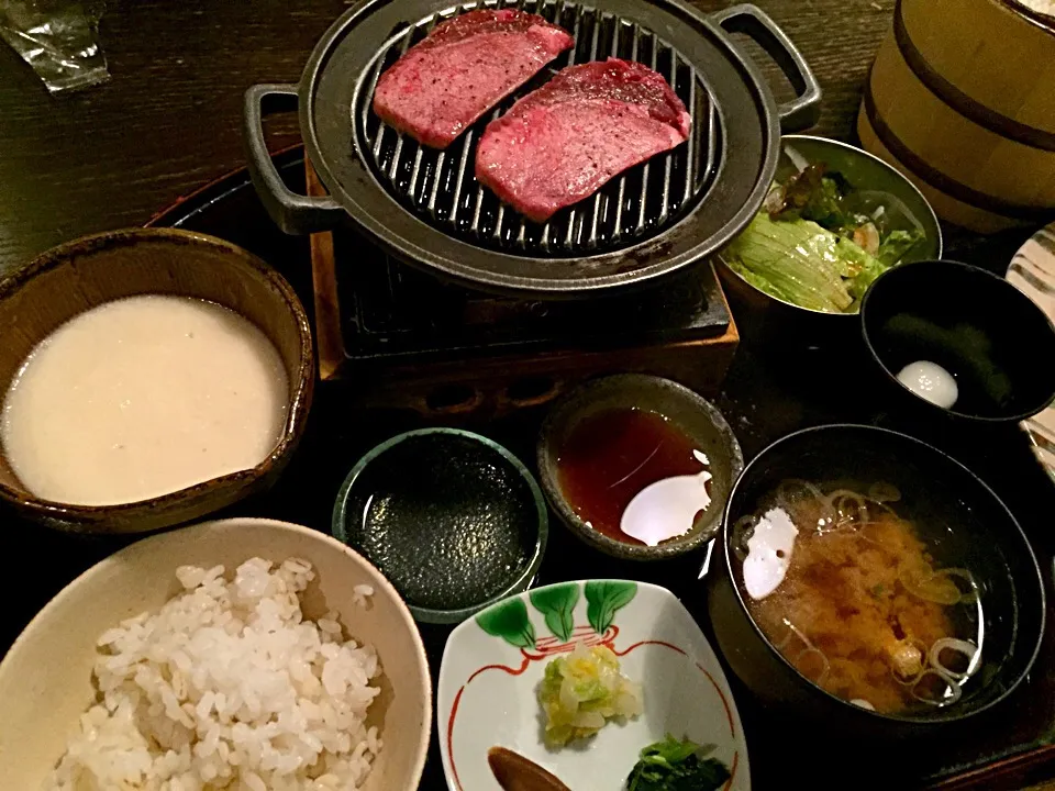 箱根 天山 牛タンとろろ定食♡|ももみさん