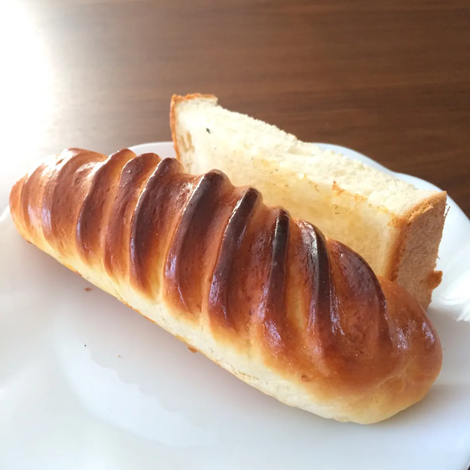 Snapdishの料理写真:ビゴのヴィエノワと食パン🍞|まきんすぱん///さん