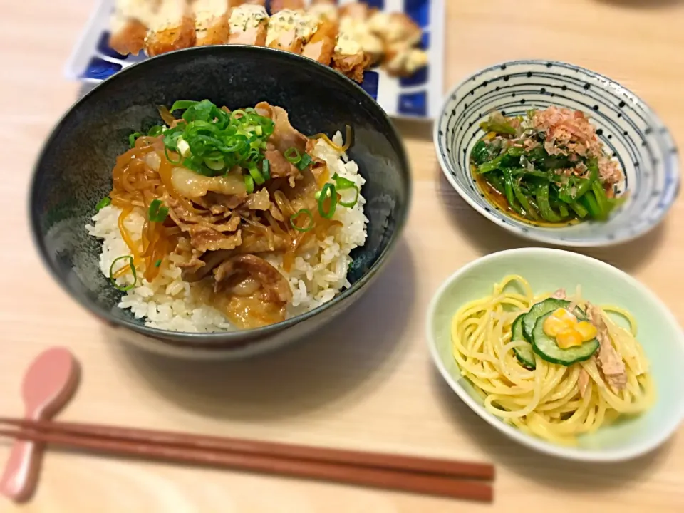 今日の夜ごはん☺︎︎

鹿児島の黒豚を半額ゲットしたので🐷

・豚丼
・ほうれん草のおひたし
・スパサラ
・チキン南蛮(お惣菜)

ごちそうさまでした🙏💕|ko.postさん