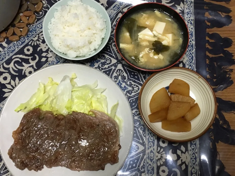 이것은 제가 요리했습니다.    #고기  #요리  #晚餐時間  #好吃  #cooking  #steak|まりっぺさん