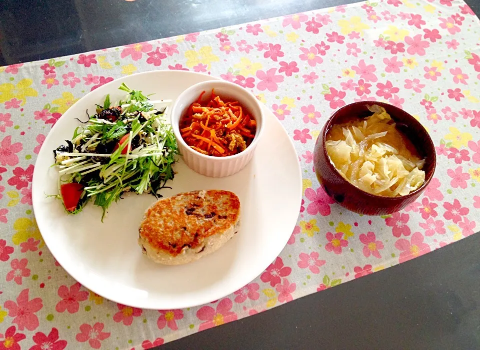 ベジ料理♡高野豆腐と大根のハンバーグのご飯|みよさん