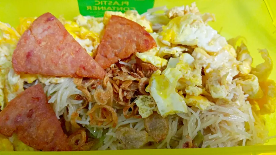 Fried Bee Hoon with Egg & Luncheon Meat|🌷lynnlicious🌷さん