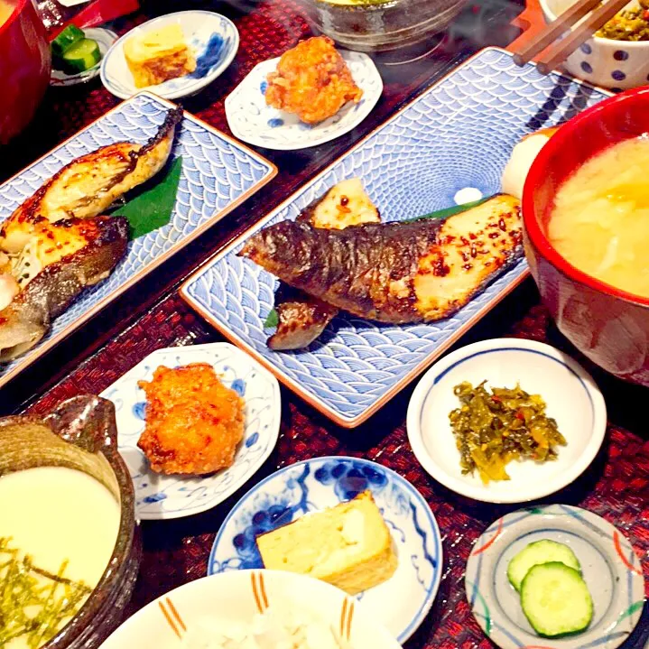 ふっくら銀だら  吟醸焼き御膳 麦とろごはんで✨ 蔵元直送のフレッシュ酒粕で漬け込んだ銀だらを炭火で焼いてくれています|七味さん