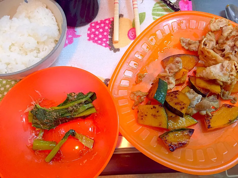 かぼちゃと豚肉の炒め物とほうれん草のおひたし|かなぽさん