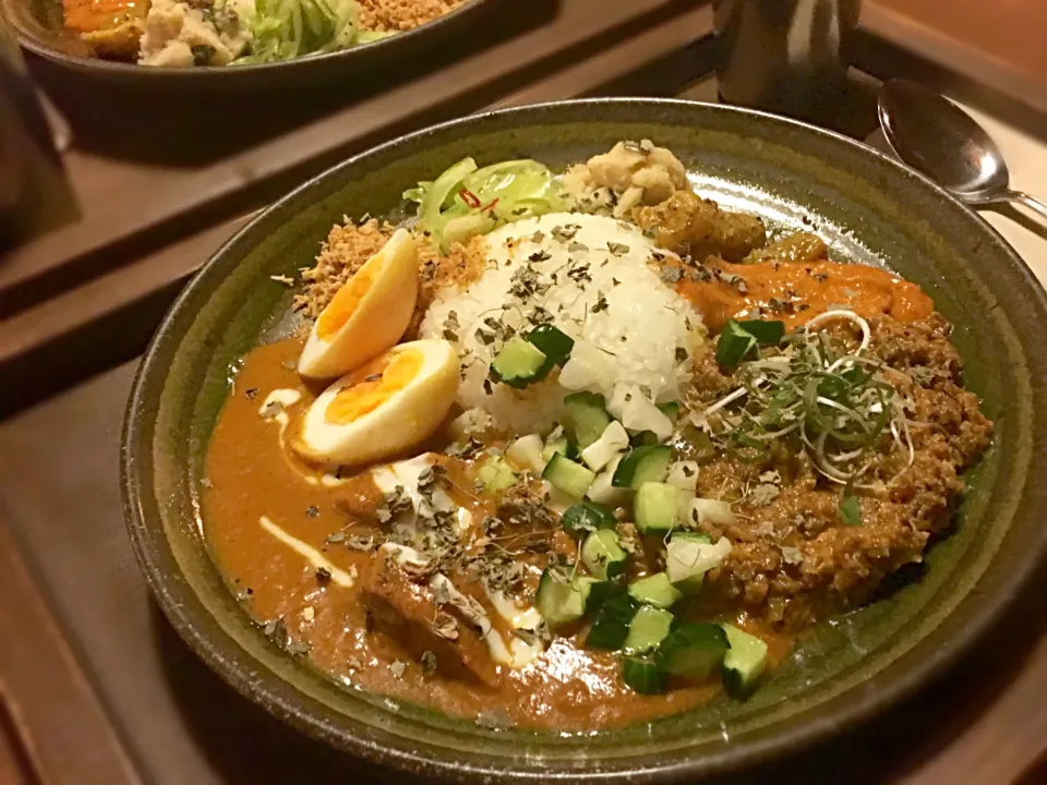 チキンカレーと和風キーマカレー|あかつ亭さん