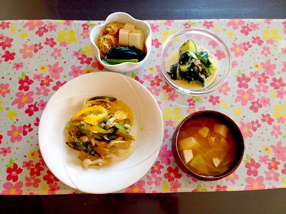 ベジ料理♡アスパラときのこの塩麹蒸しのご飯|みよさん