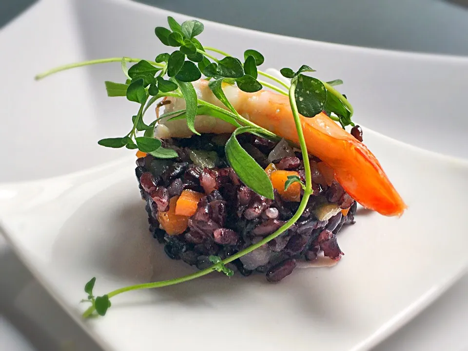 Black rice, vegetables and prawn|laura giardinaさん