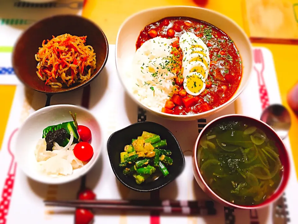 Snapdishの料理写真:鶏レバーと大豆のカレー with ゆで卵のかんたん酢ピクルス❤️|あいあいさん