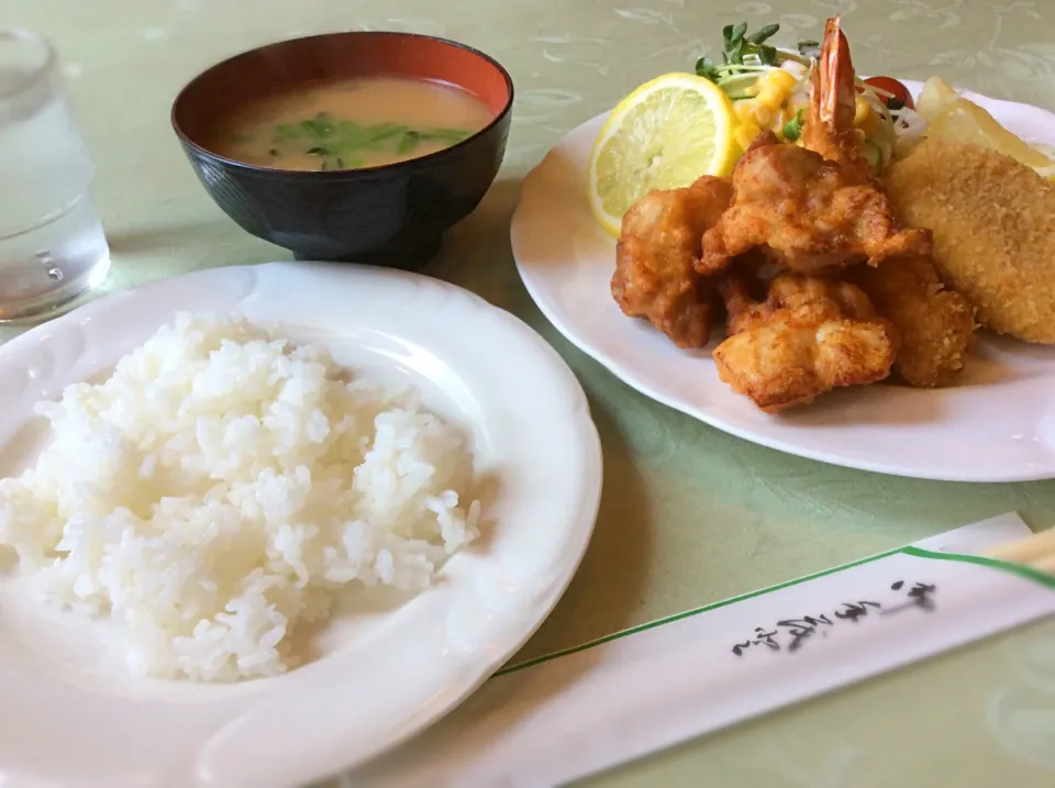 喫茶店隠れ家ランチ🍴😋|アライさんさん