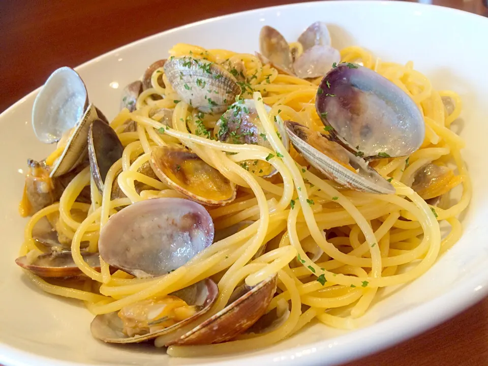 Snapdishの料理写真:ボンゴレビアンコ大盛り🍝@あるでん亭 西新橋店|おかっぴーさん