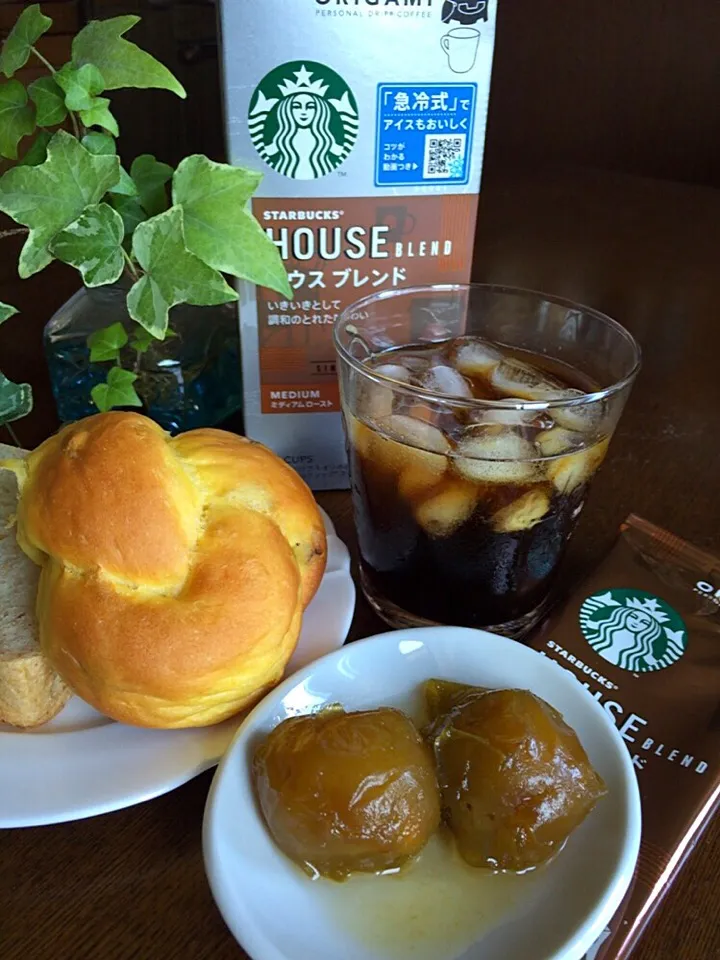 Snapdishの料理写真:スターバックスオリガミ®️ハウスブレンド♪急冷式でコーヒータイム♪ with お手製かぼちゃパン&胚芽パン 梅の甘露煮|Zunkoさん