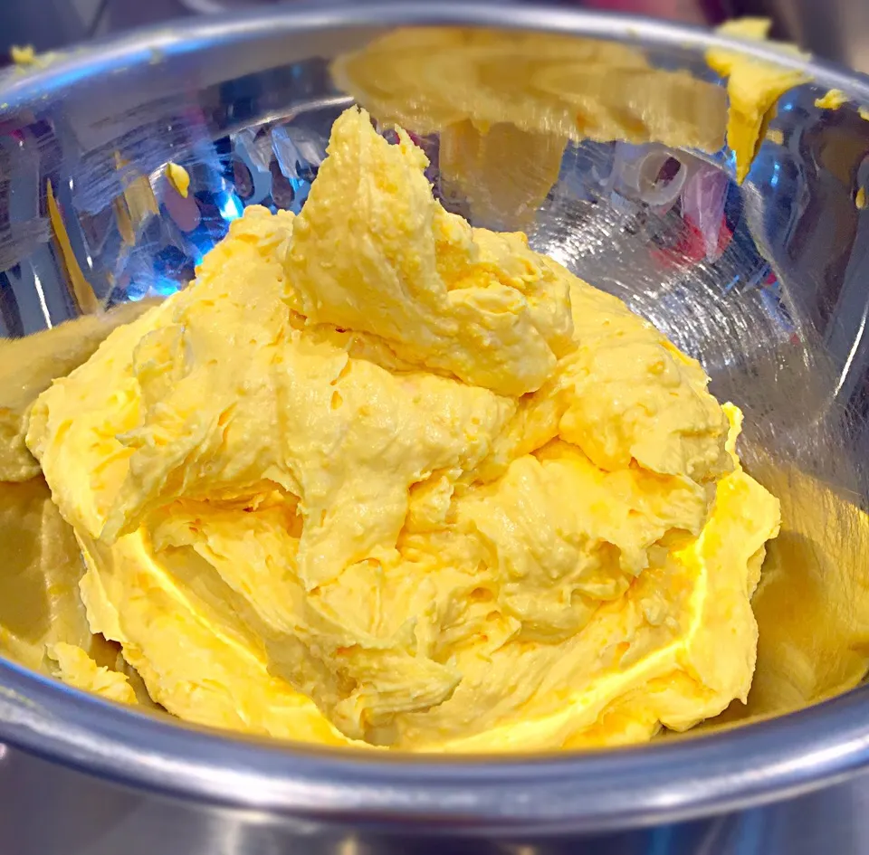 Salted Egg Custard Filling|Tari's Kitchenさん