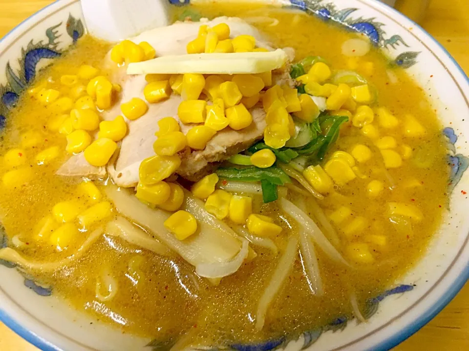 札幌ラーメン横丁の来来軒の味噌ラーメン|フージさん