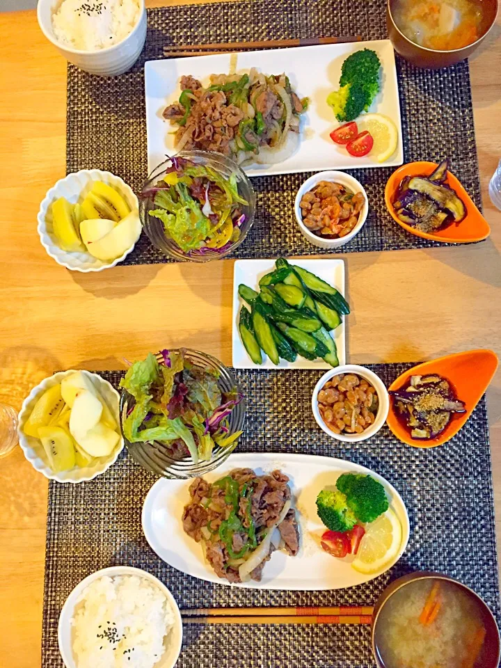 夜ご飯🍽 ご飯 里芋のお味噌汁 スタミナ焼き肉 キムチ納豆 サラダ 茄子ポン酢 キウイ オレンジ|kasumiさん