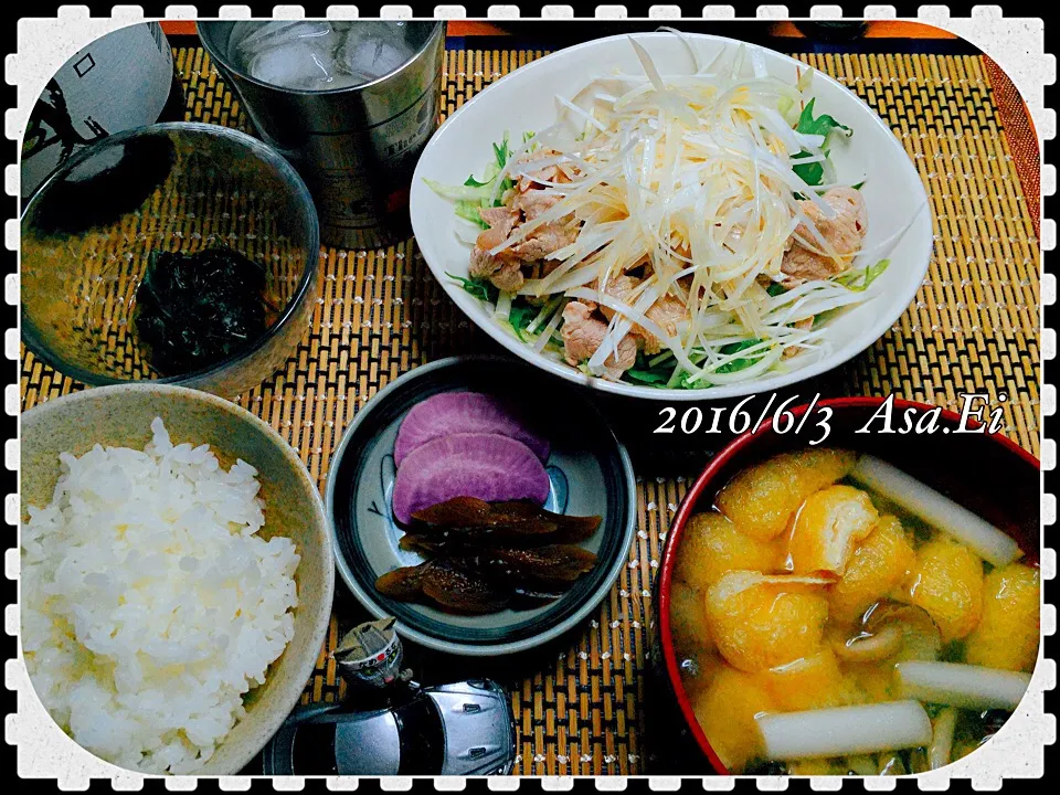 💁🏻晩ご飯🍚
💫豚しゃぶ熱々胡麻油掛け
💫ベランダ菜園丘ワカメ
💫きのこと揚げ味噌汁
💫京都お漬物二種|Asa Eiさん