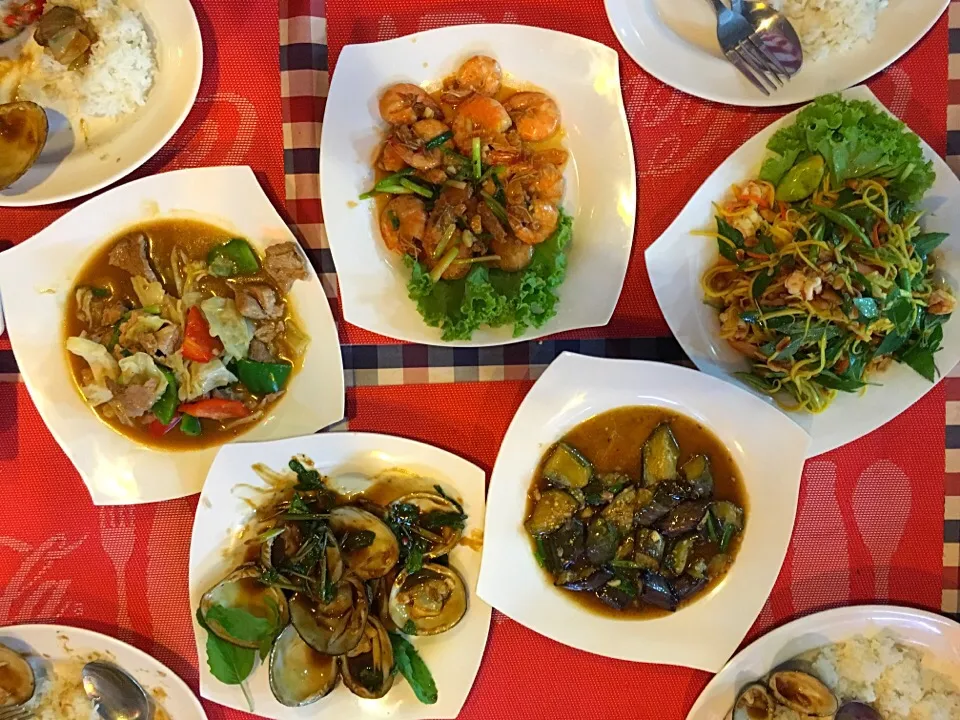 Golden Coconut Restaurant in Siemreap Cambodia|jirawanさん