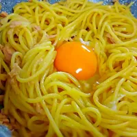 Snapdishの料理写真:シーチキンの卵がけパスタ|がみーさん