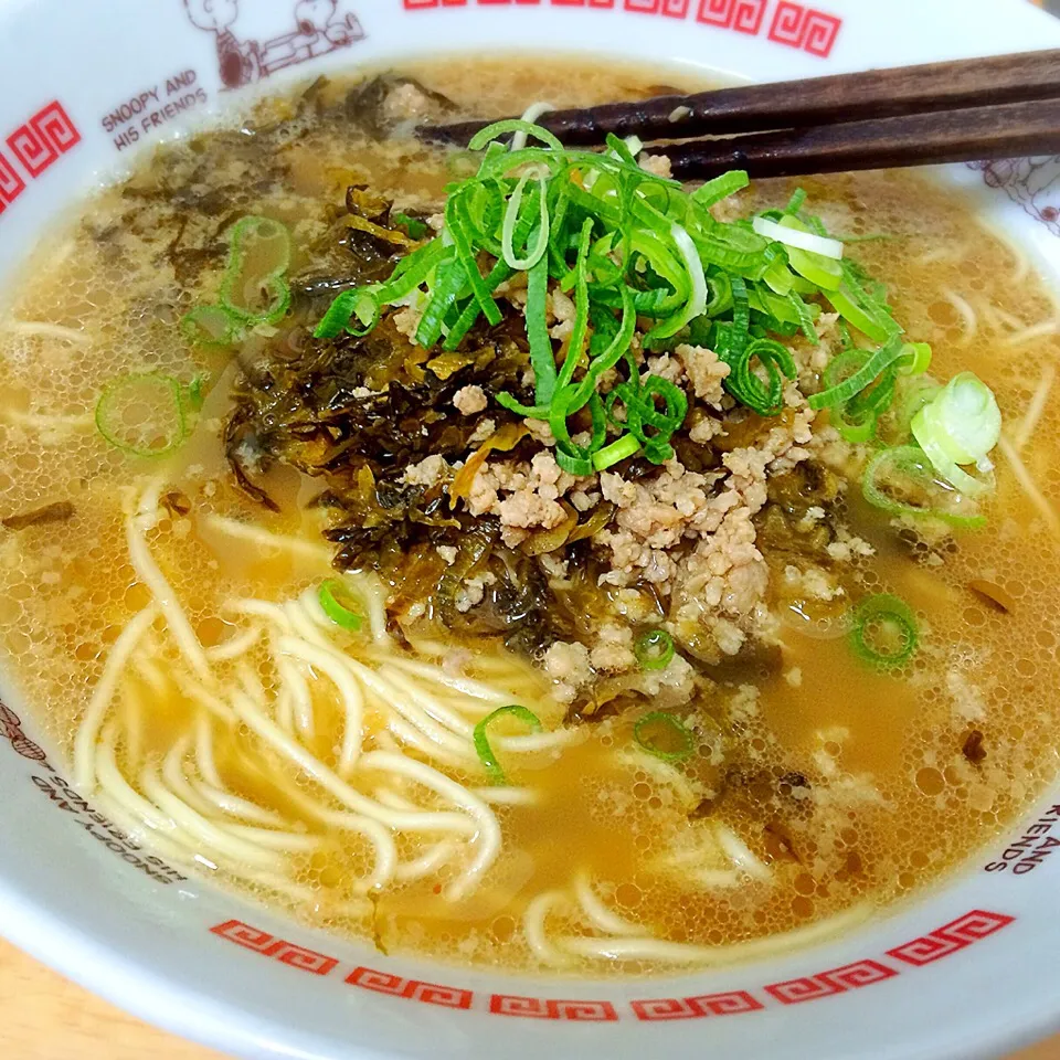 高菜ミンチ入り豚骨ラーメン🍜|たまこっこさん