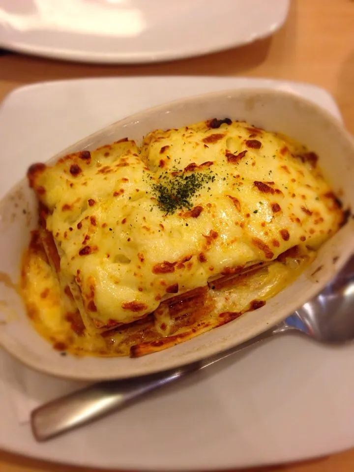 Snapdishの料理写真:Beef Lasagna|Diva Nositaさん