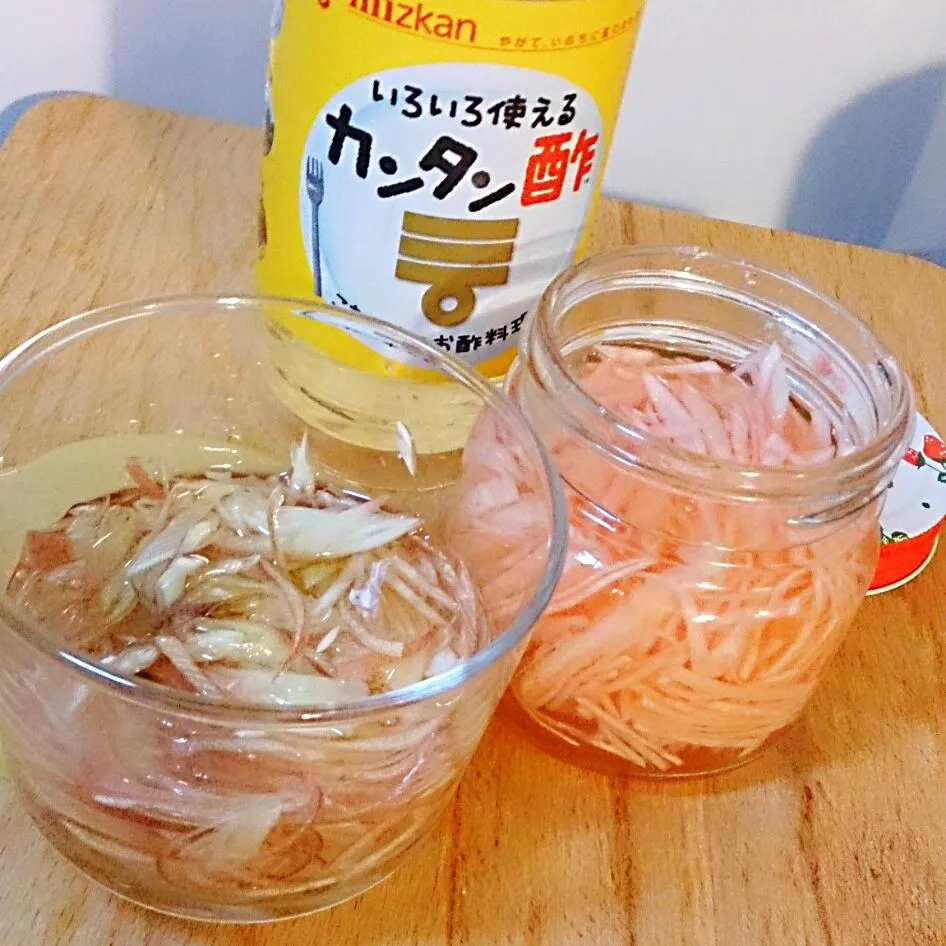 Snapdishの料理写真:酢生姜と酢茗荷  漬けるだけ♪|mi_neneco♪さん