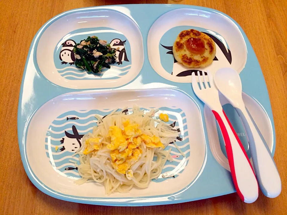 離乳食後期👶6月4日のお昼ご飯(そうめん卵とじのっけ、小松菜と鰹の和え物、芋もち)|Sanjiさん