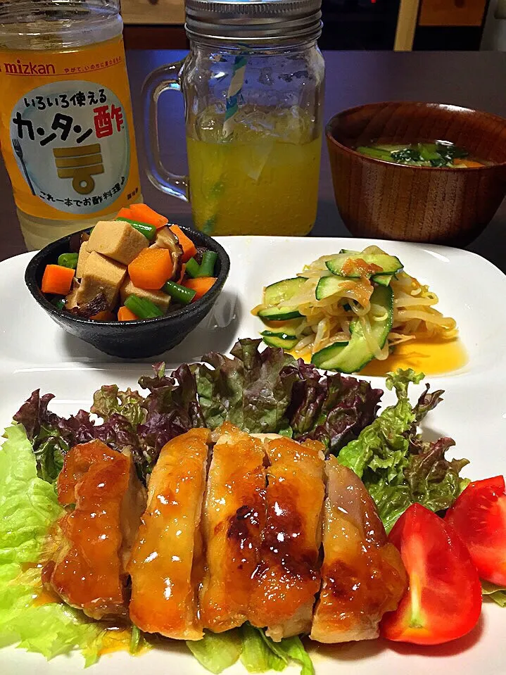 ⭐️鶏肉の甘酢照り焼き
⭐️もやしとキュウリの梅和え
⭐️高野豆腐と野菜の煮物
⭐️小松菜と人参の味噌汁|よっちぃさん