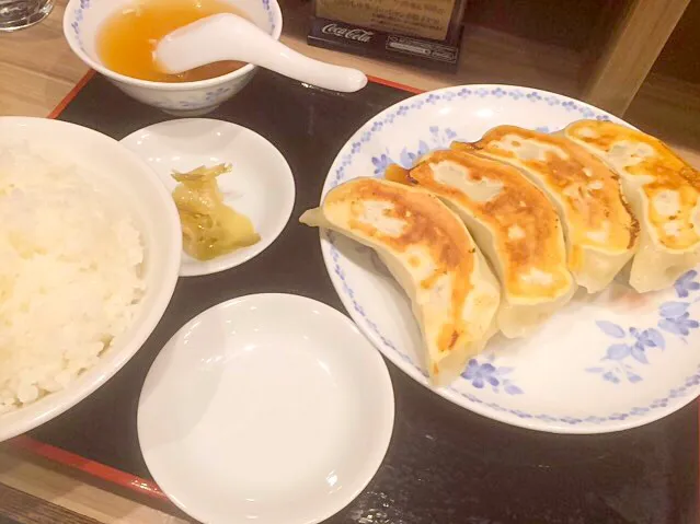 Snapdishの料理写真:池袋東口 開楽本店の餃子定食|雲井 暁さん