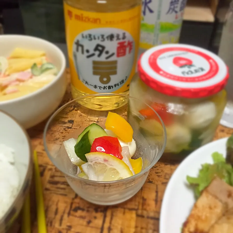 Snapdishの料理写真:カンタン酢で簡単ピクルス|にょんにいさん