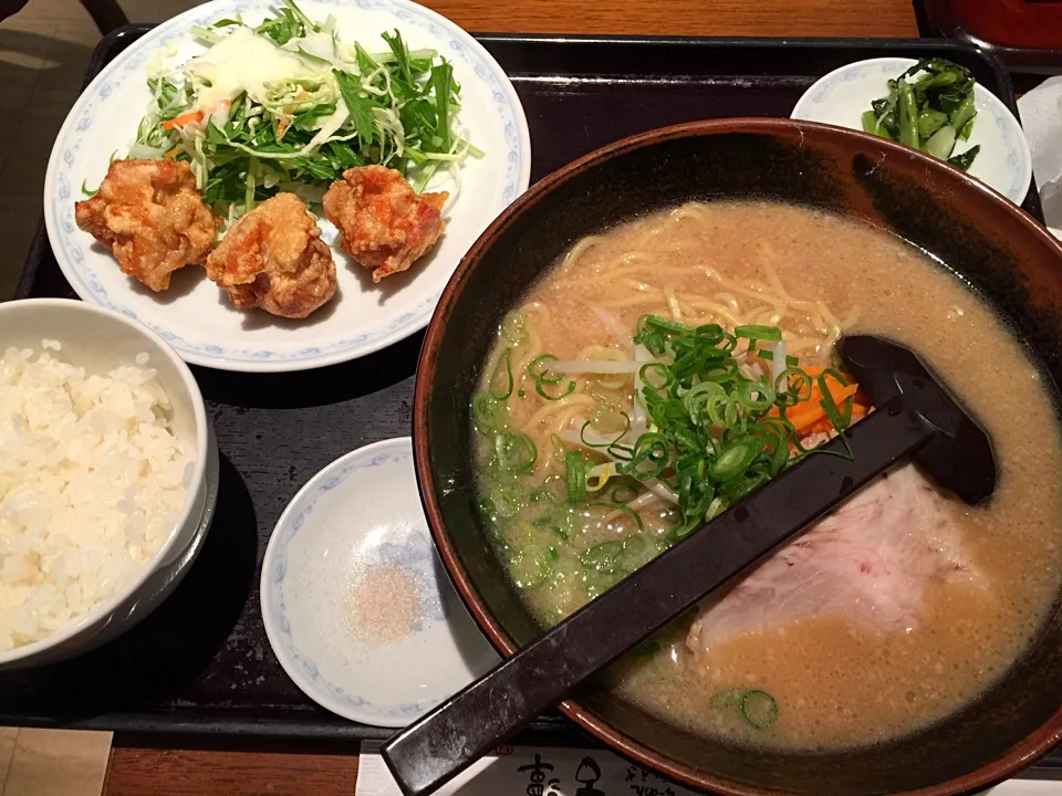 古潭 鶏の唐揚げ定食|うえのぶさん