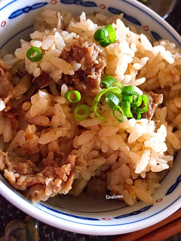 Snapdishの料理写真:きのこと牛肉の炊き込みご飯！|Tina Tomoko😋さん