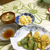 Snapdishの料理写真:舞茸天ぷら、ちくわ磯辺揚げ、マカロニサラダ、けんちん汁   
いつもの晩ご飯|みいさん