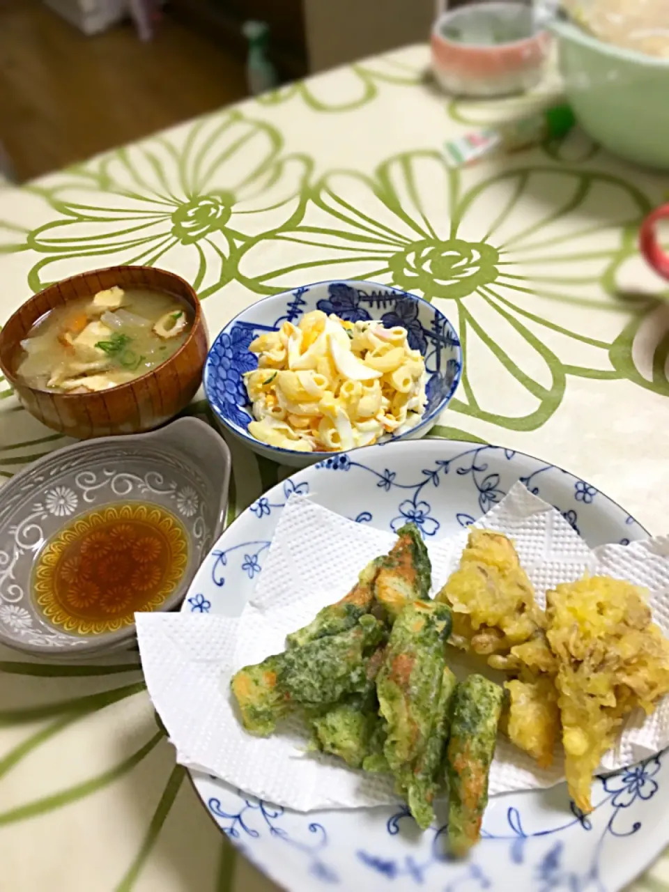 舞茸天ぷら、ちくわ磯辺揚げ、マカロニサラダ、けんちん汁   
いつもの晩ご飯|みいさん