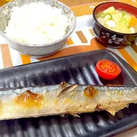 秋刀魚の塩焼きと豚汁|shinobuさん