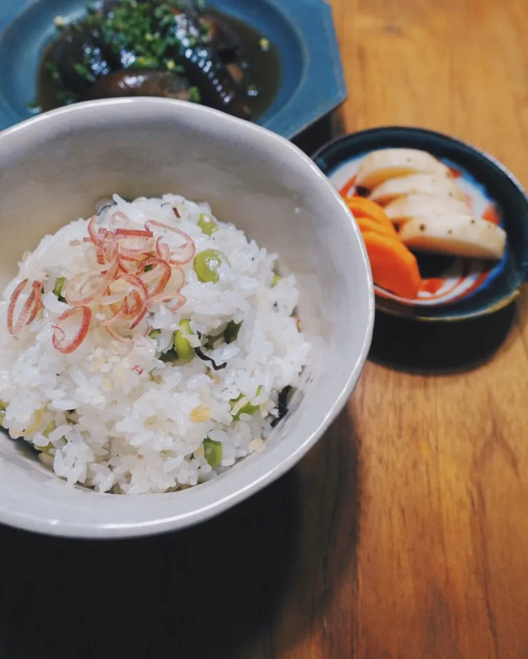 Snapdishの料理写真:枝豆と茗荷の混ぜご飯！|ケノービさん