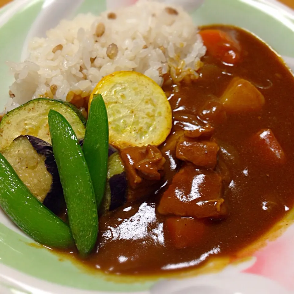 もち麦ご飯で夏野菜カレー🍛|Yu Yu mamaさん