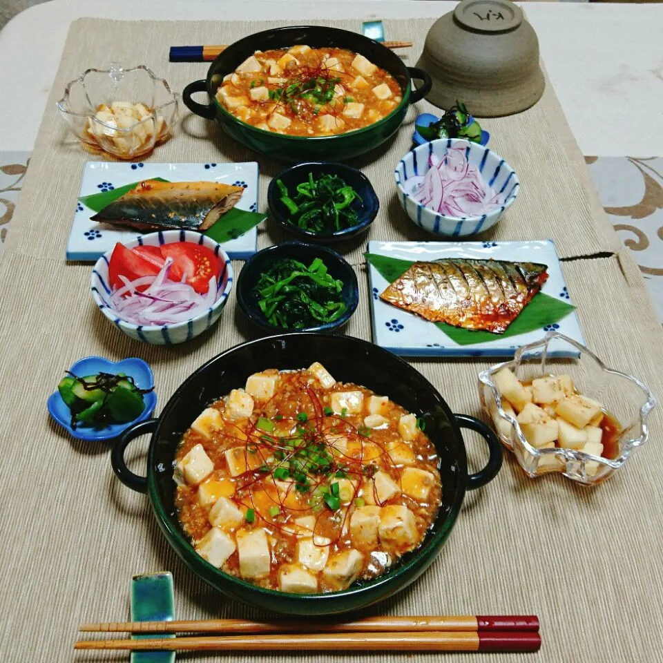 Snapdishの料理写真:鯖味醂焼き
麻婆豆腐
長芋のポン酢漬け|misaさん