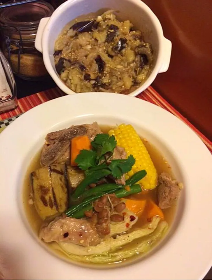 Lauya/ nilaga/ pochero with eggplant sauce Boiled beef w/ bones soup, veggies,& plantain banana with side dish of smashed broiled eggplant sauce|🌺IAnneさん