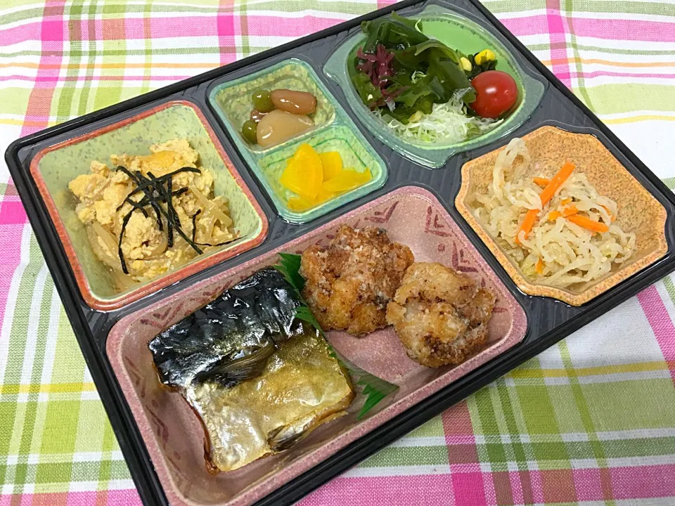 鶏のから揚げ塩麹漬け 日替わり弁当 豊川市宅配|Naokazu Kuritaさん