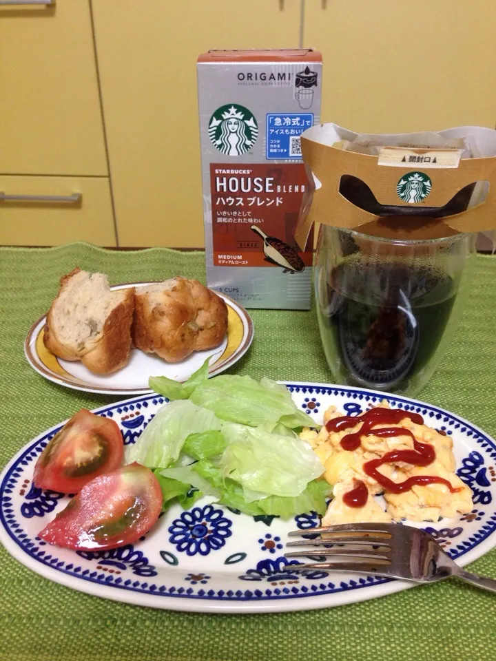 Snapdishの料理写真:starbacks house blend で始まる月曜の朝。コーヒーの香りに包まれて、今週は何だかいいことがありそうな予感がする、マイハウス モーニング。|TKD_1057さん