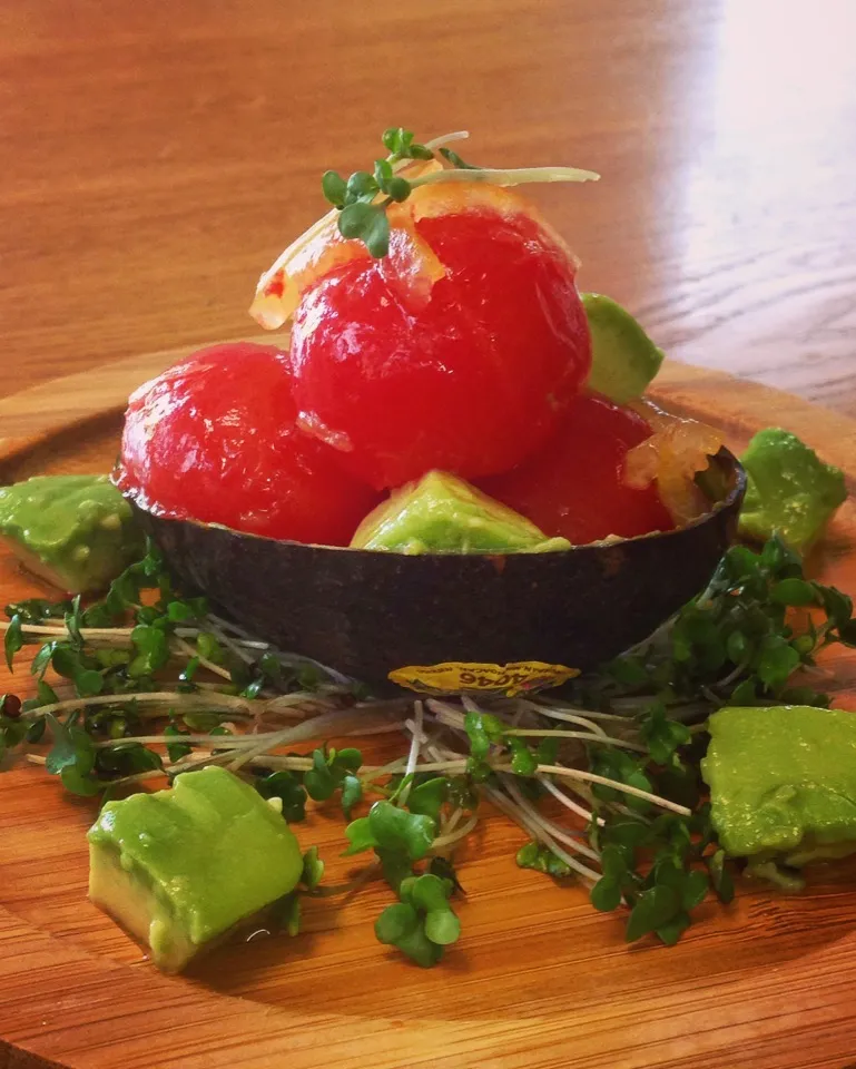 izoomちゃんの料理 丸ごとトマトのサラダ 🍅🍊 マーマレード風味 【Whole tomato salad marinated in marmalade dressing 】|nononkoさん