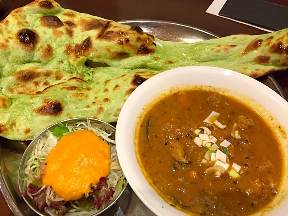 ほうれんそうナン+日替わり(しいたけ&チキン)カレー|SASAKI Hiroshiさん