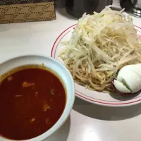 Snapdishの料理写真:冷し味噌ラーメン(辛さ10、玉子付き)〔トッピング〕野菜大盛＋〔トッピング〕麺大盛|マロさん